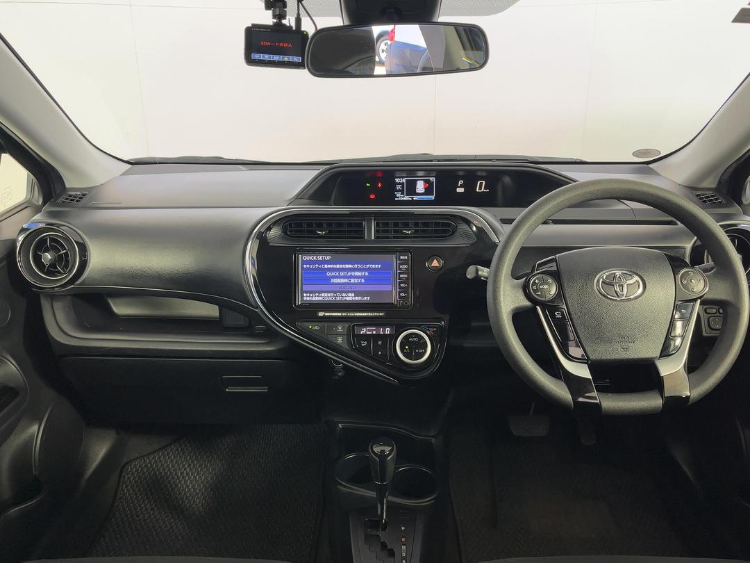 Photo '17' of Toyota Aqua