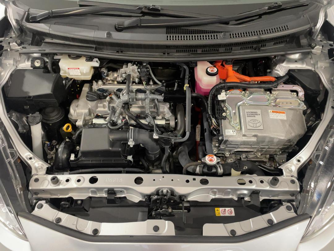 Photo '13' of Toyota Aqua