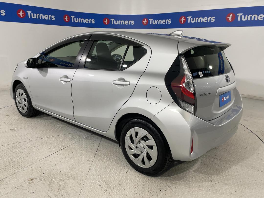 Photo '5' of Toyota Aqua