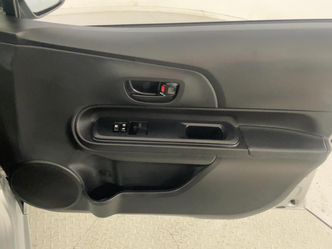 Photo '15' of Toyota Aqua