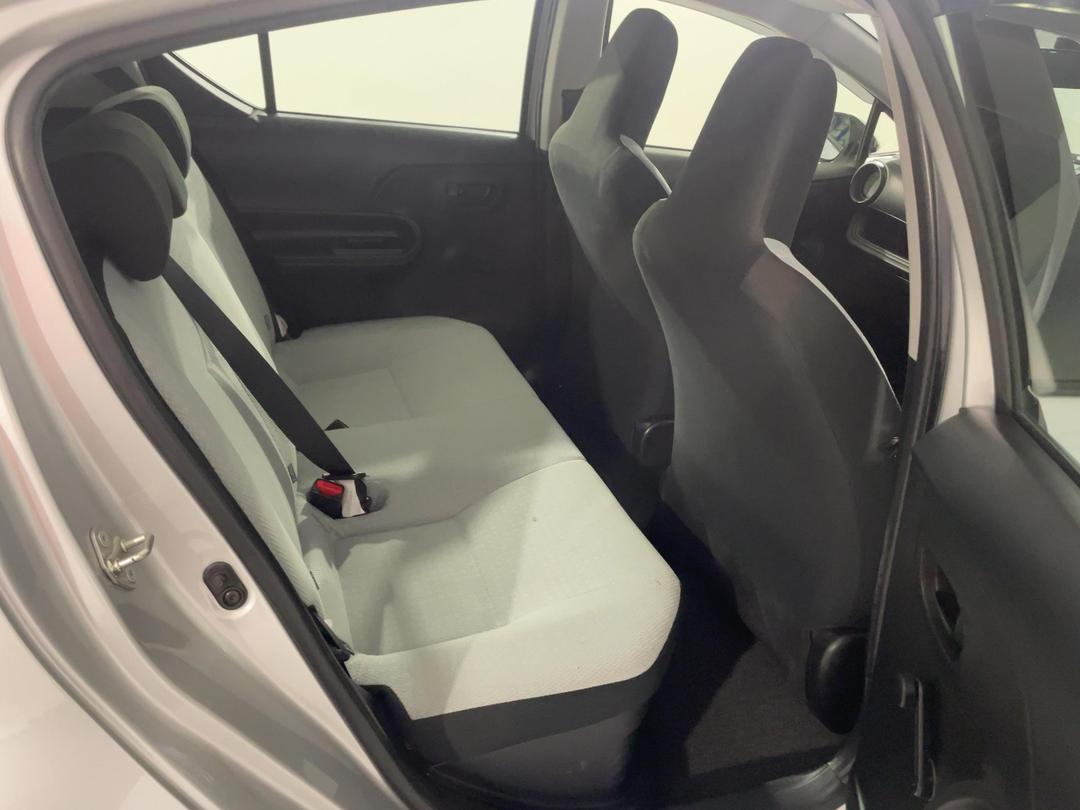 Photo '20' of Toyota Aqua