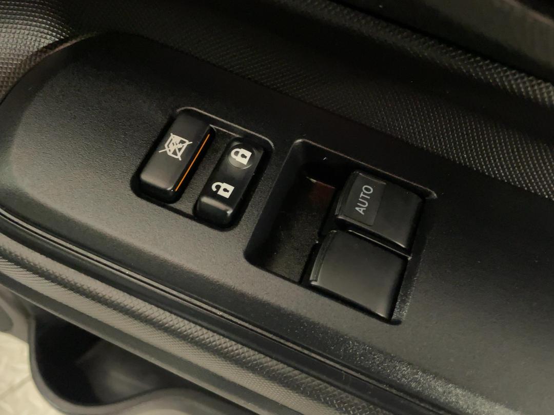 Photo '23' of Toyota Aqua