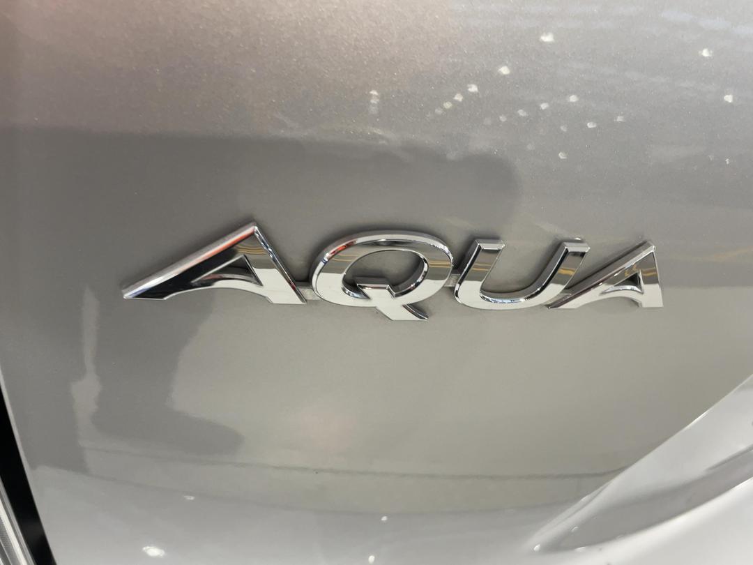 Photo '34' of Toyota Aqua