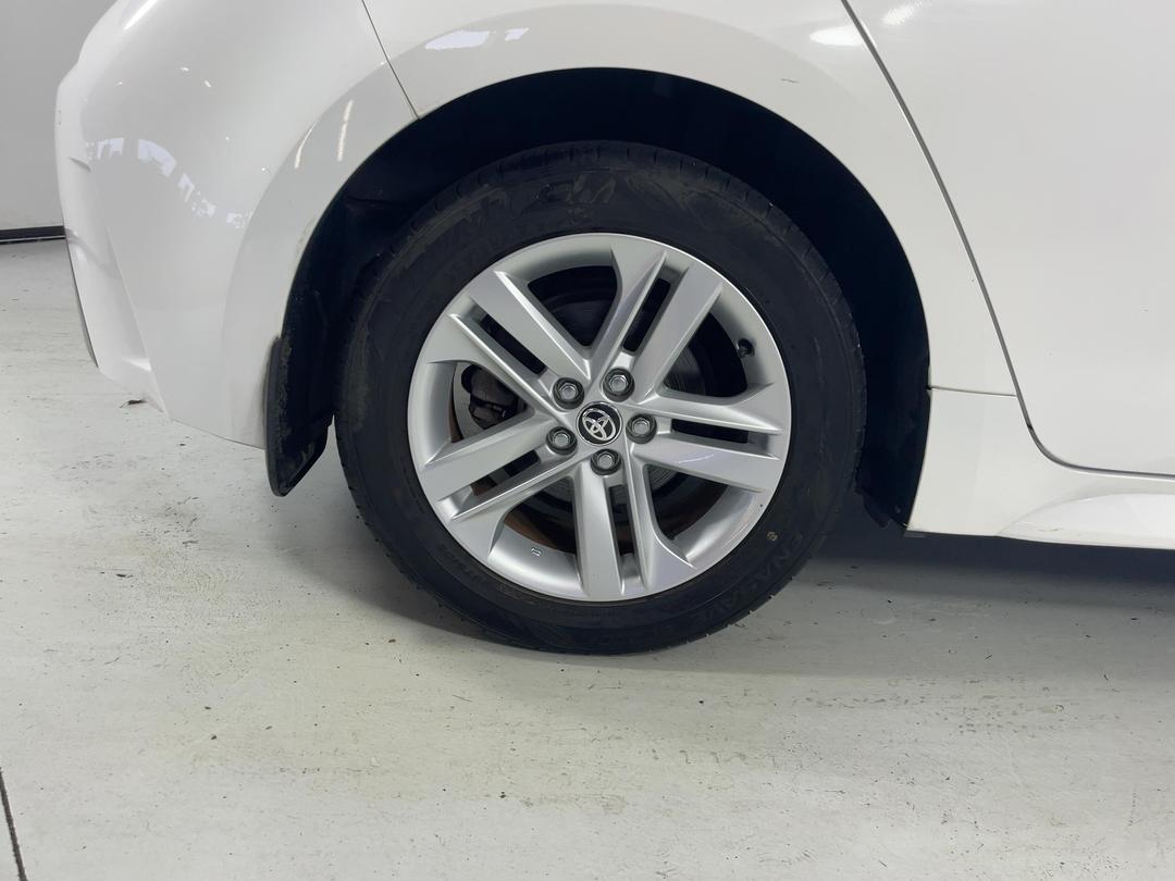 Photo '12' of Toyota Corolla