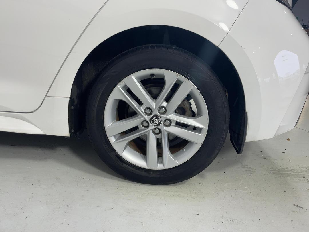 Photo '11' of Toyota Corolla