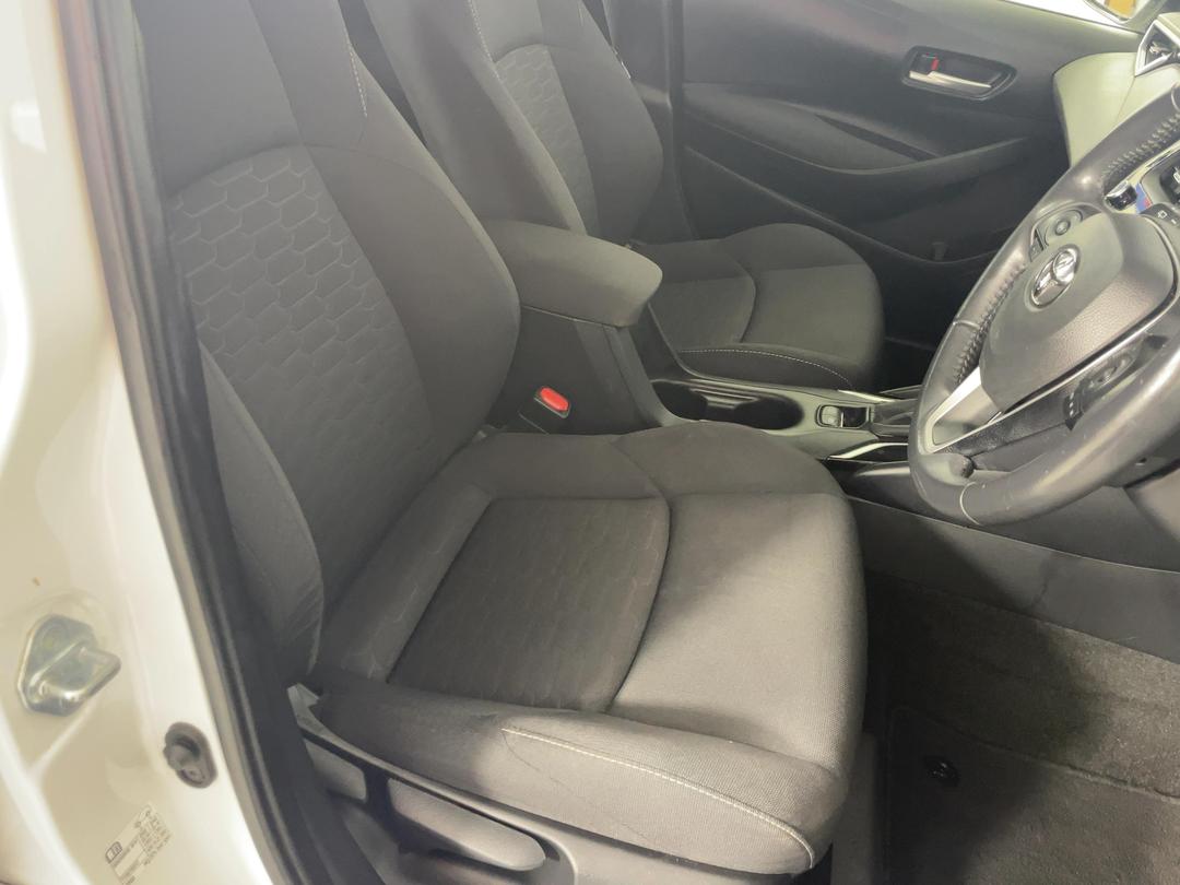 Photo '16' of Toyota Corolla