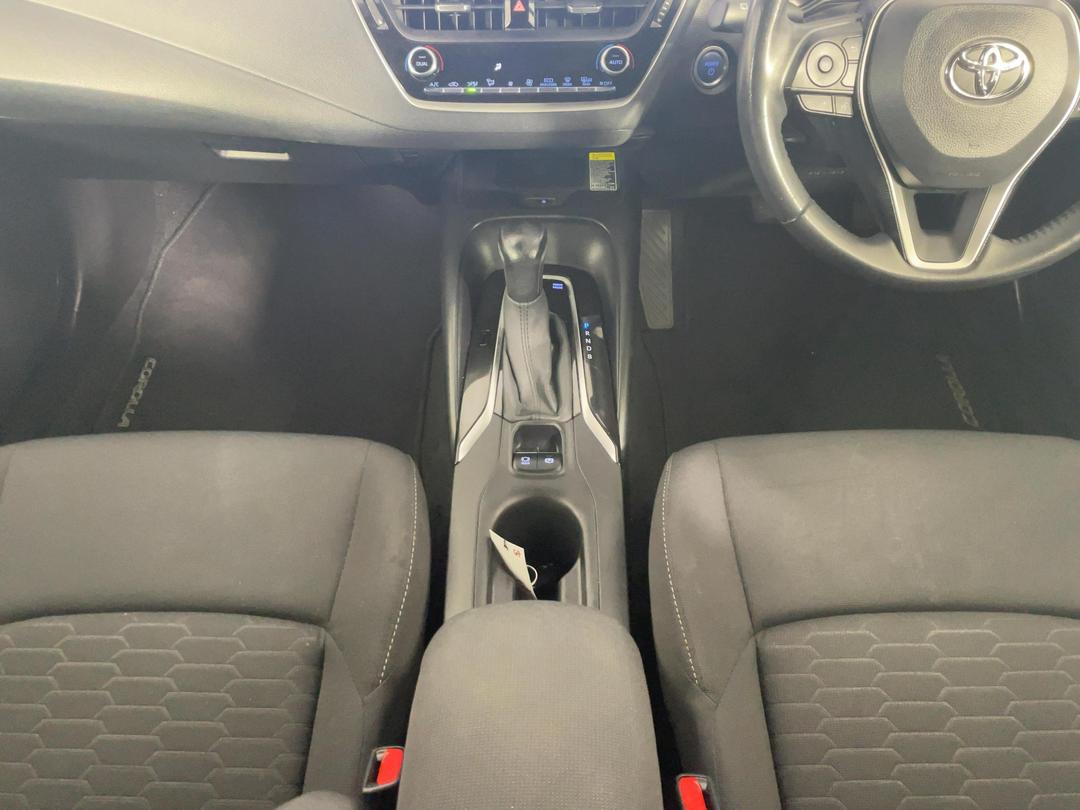 Photo '18' of Toyota Corolla