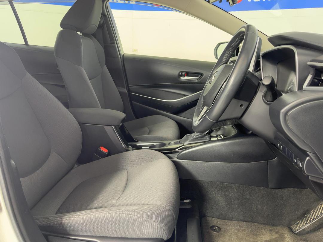 Photo '16' of Toyota Corolla