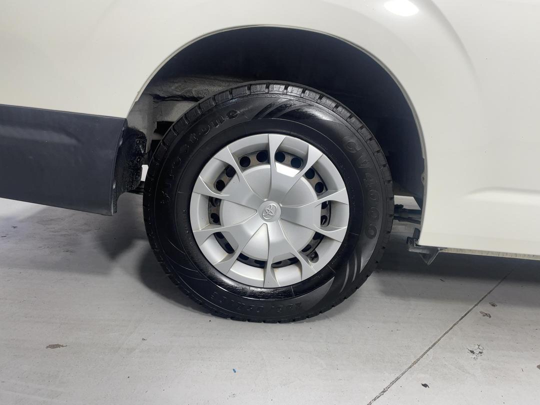 Photo '12' of Toyota Hiace
