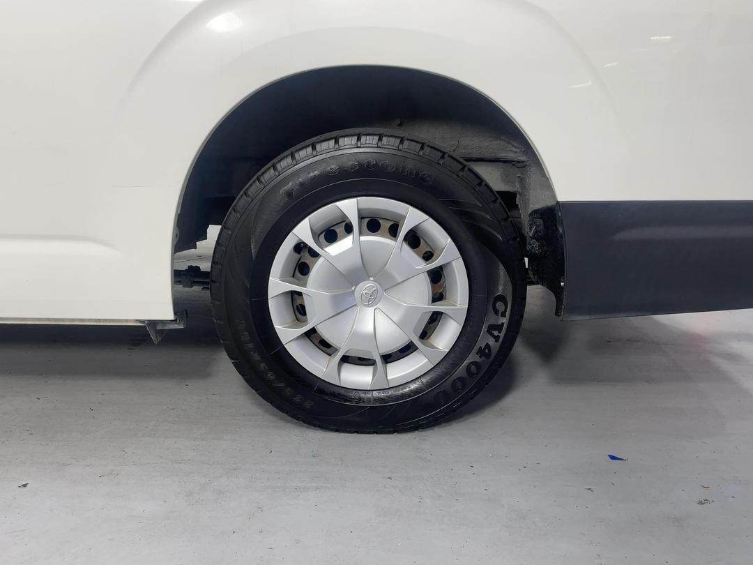 Photo '11' of Toyota Hiace