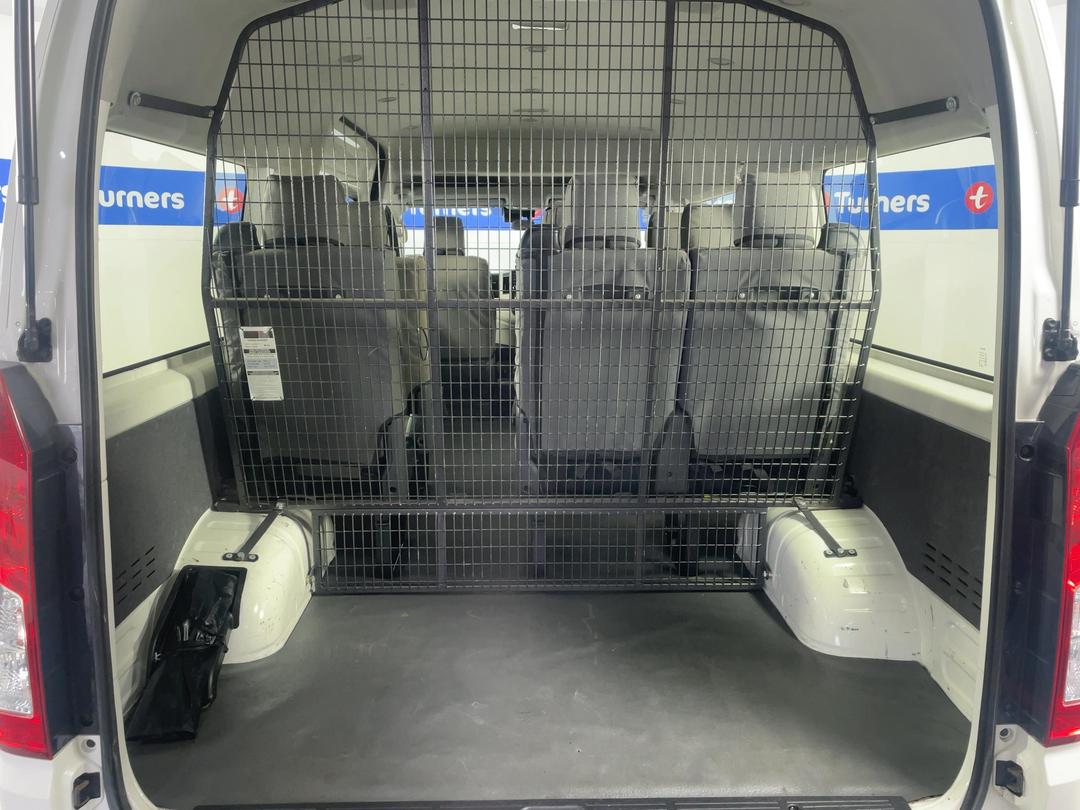 Photo '14' of Toyota Hiace