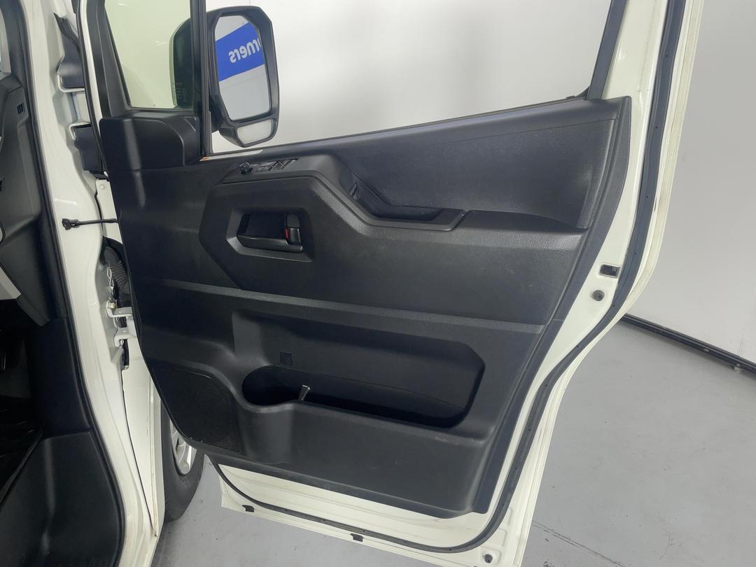 Photo '15' of Toyota Hiace