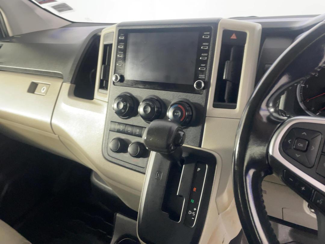 Photo '18' of Toyota Hiace