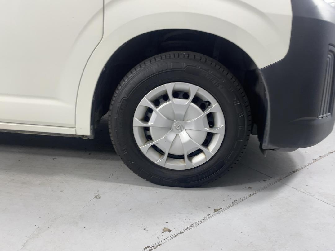 Photo '9' of Toyota Hiace