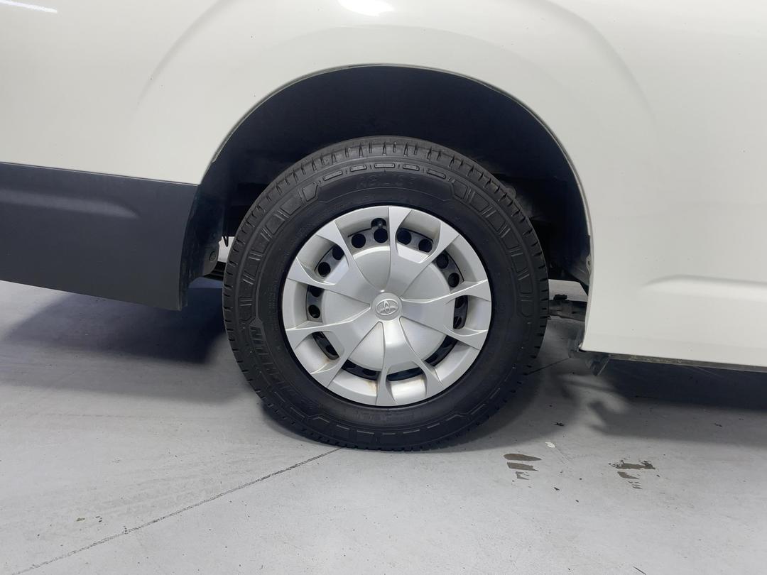 Photo '12' of Toyota Hiace
