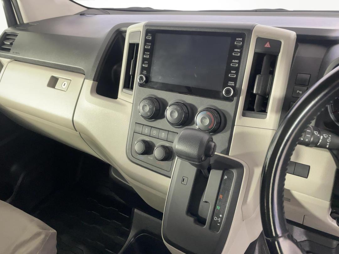 Photo '18' of Toyota Hiace