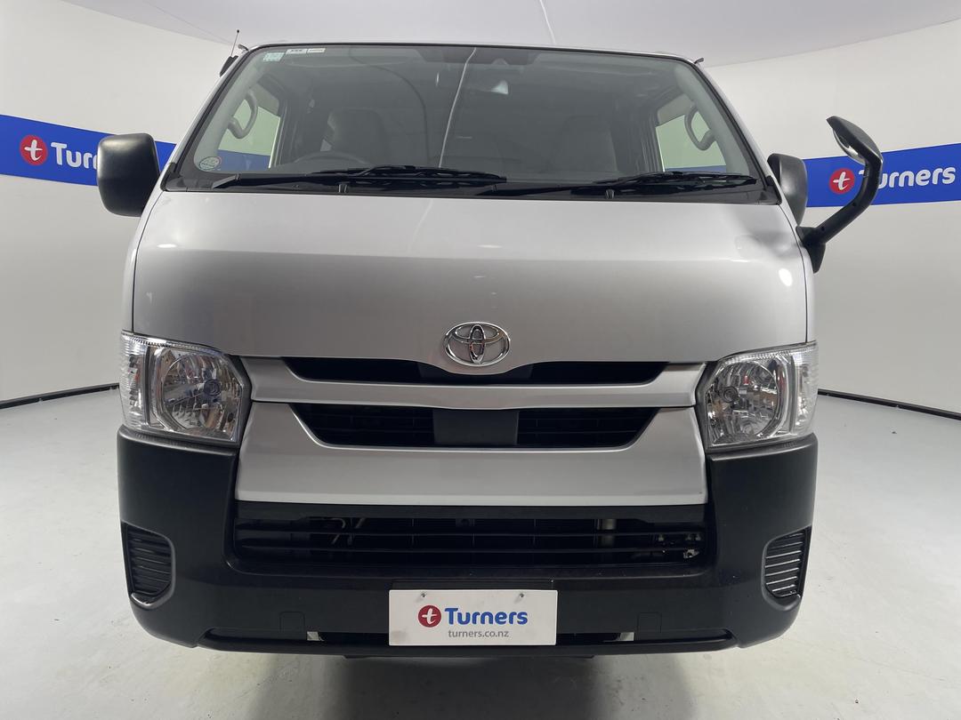 Photo '2' of Toyota Hiace