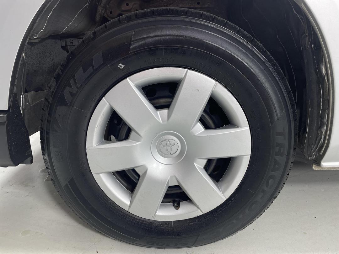 Photo '10' of Toyota Hiace