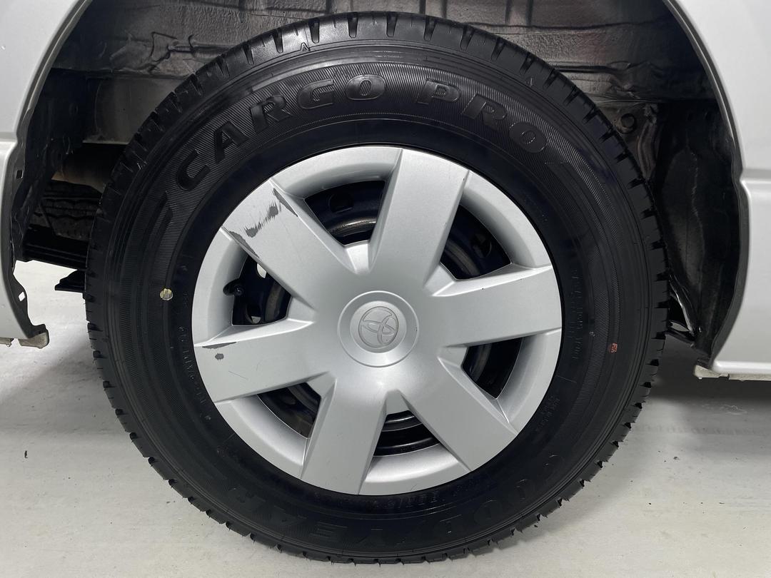 Photo '12' of Toyota Hiace