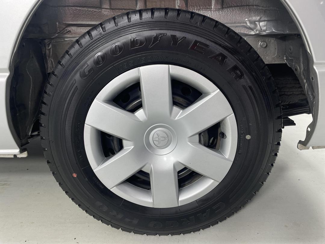 Photo '11' of Toyota Hiace