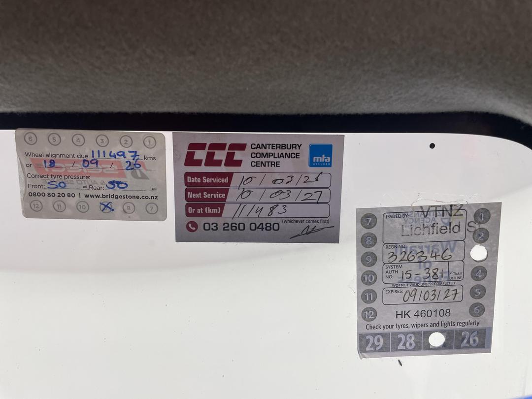 Photo '24' of Toyota Hiace