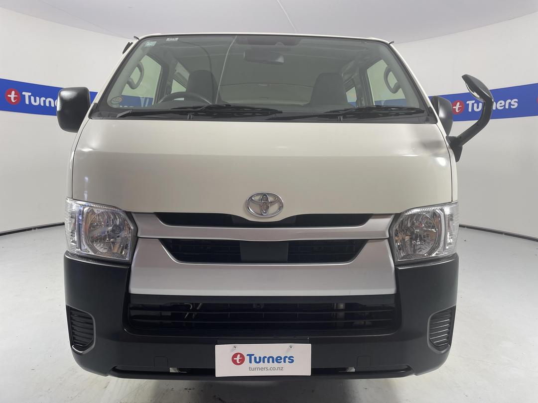 Photo '2' of Toyota Hiace