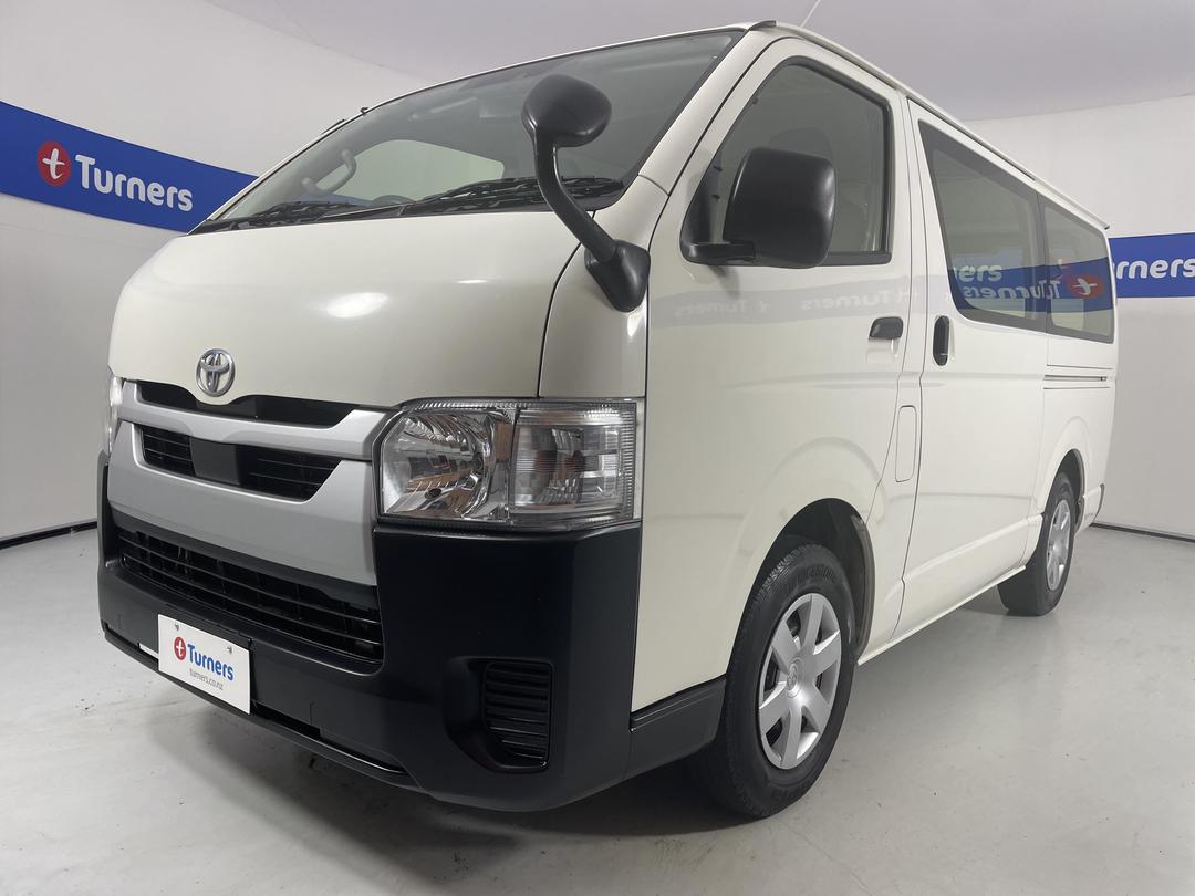 Photo '4' of Toyota Hiace