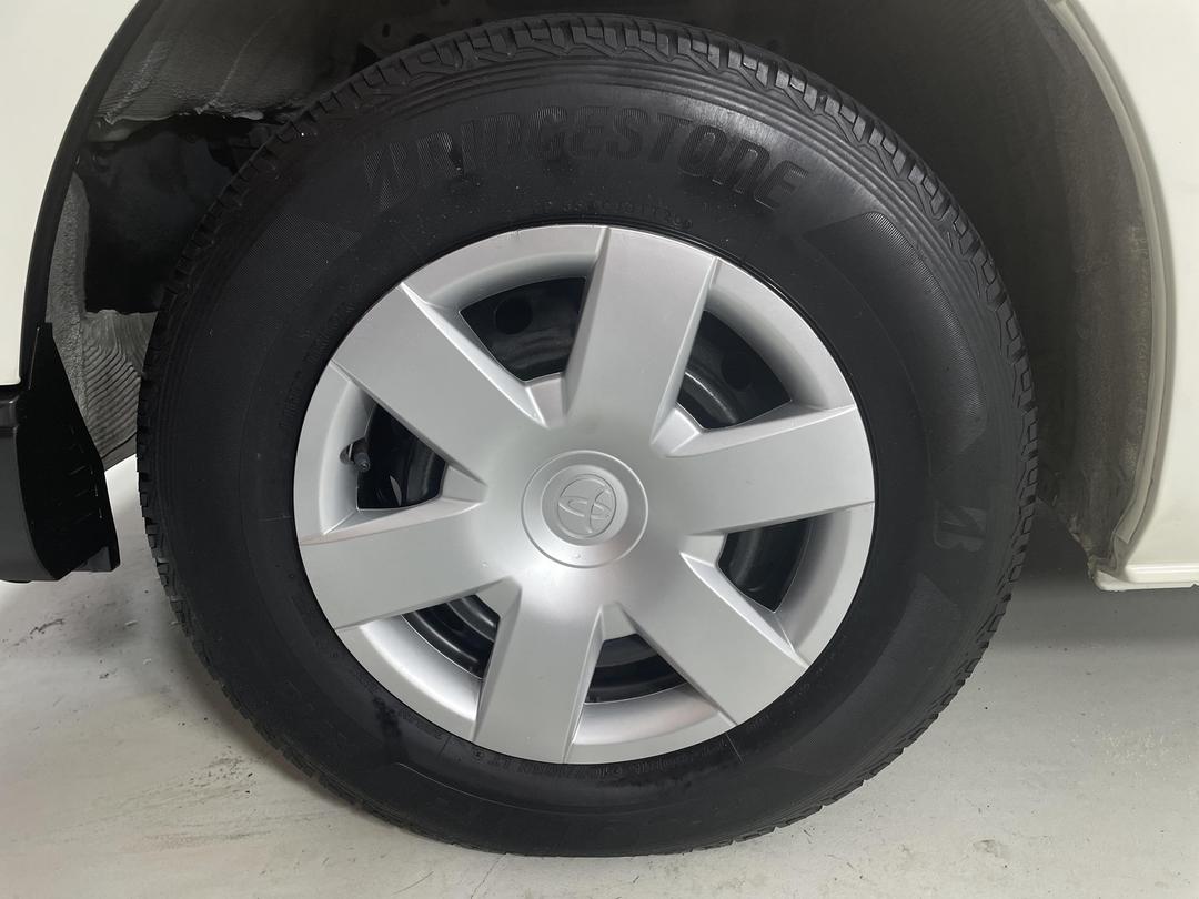 Photo '10' of Toyota Hiace