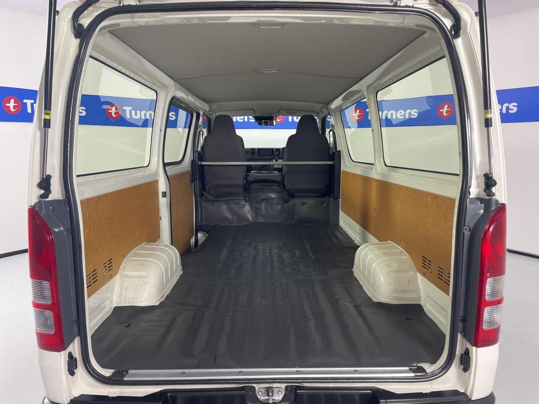 Photo '14' of Toyota Hiace