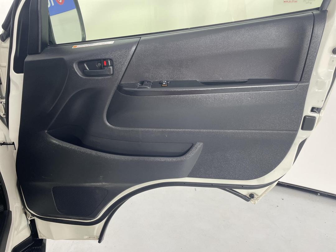 Photo '15' of Toyota Hiace