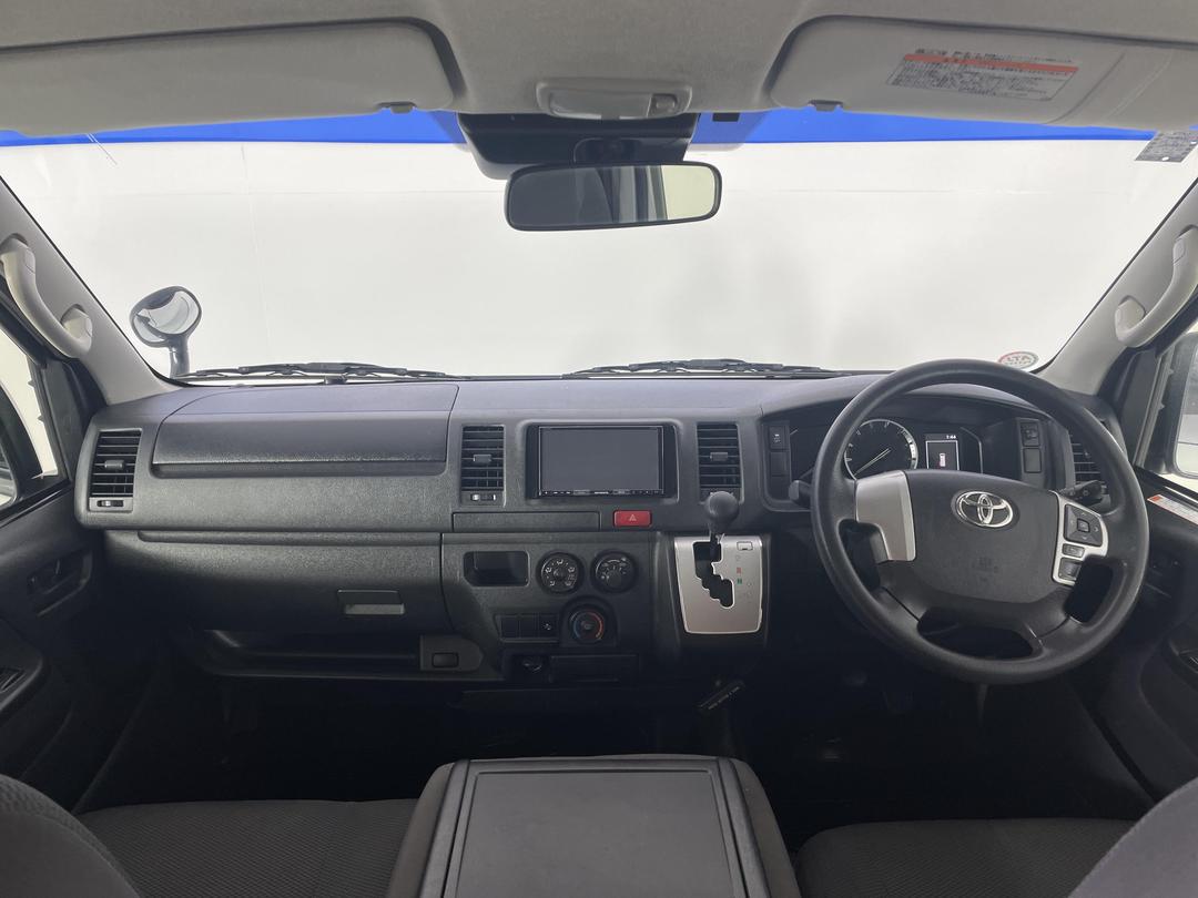 Photo '17' of Toyota Hiace