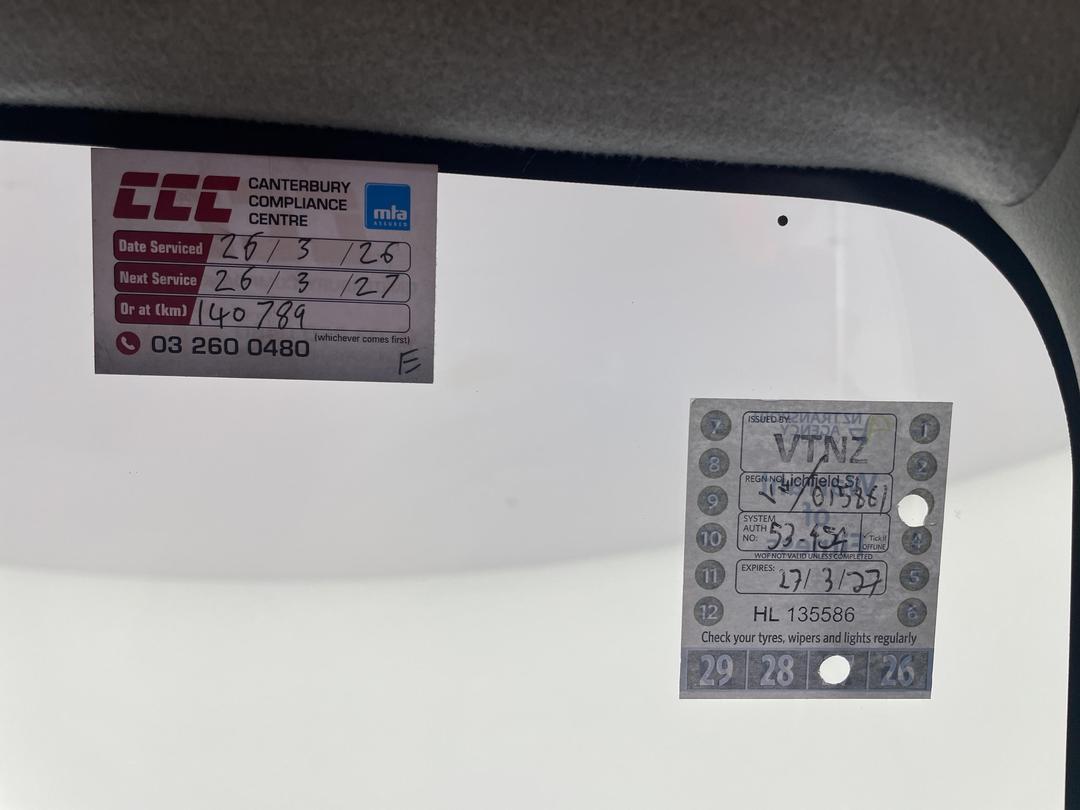 Photo '24' of Toyota Hiace