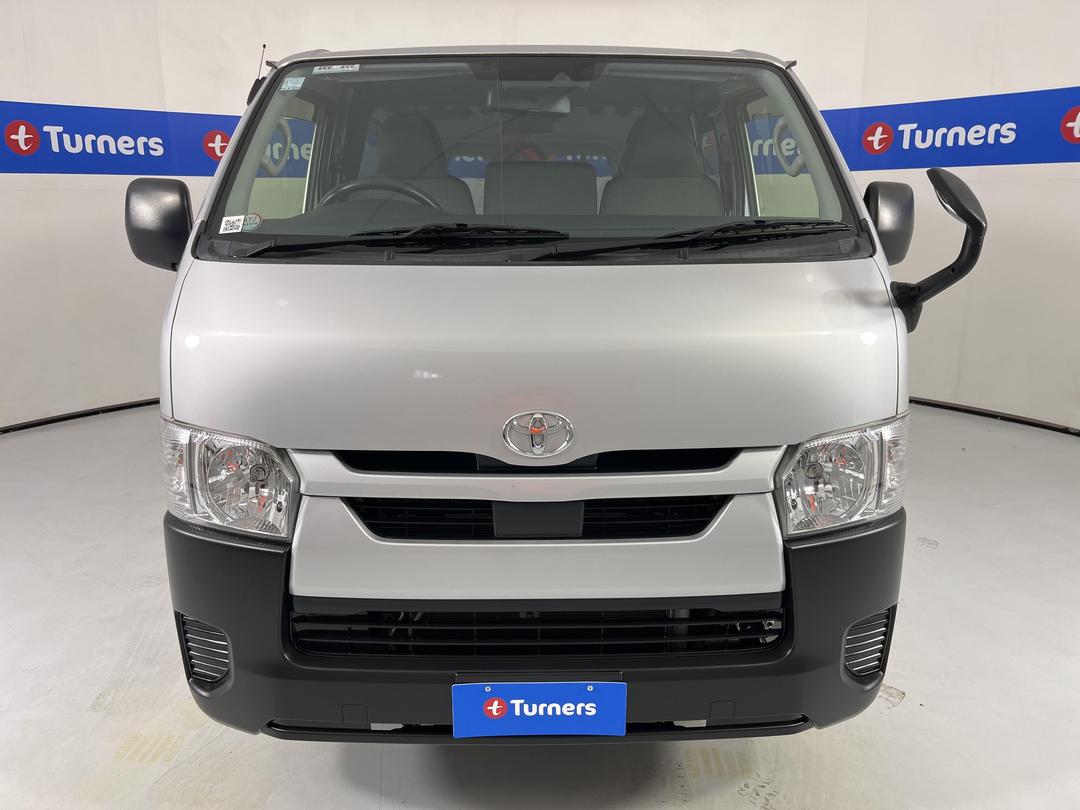 Photo '2' of Toyota Hiace