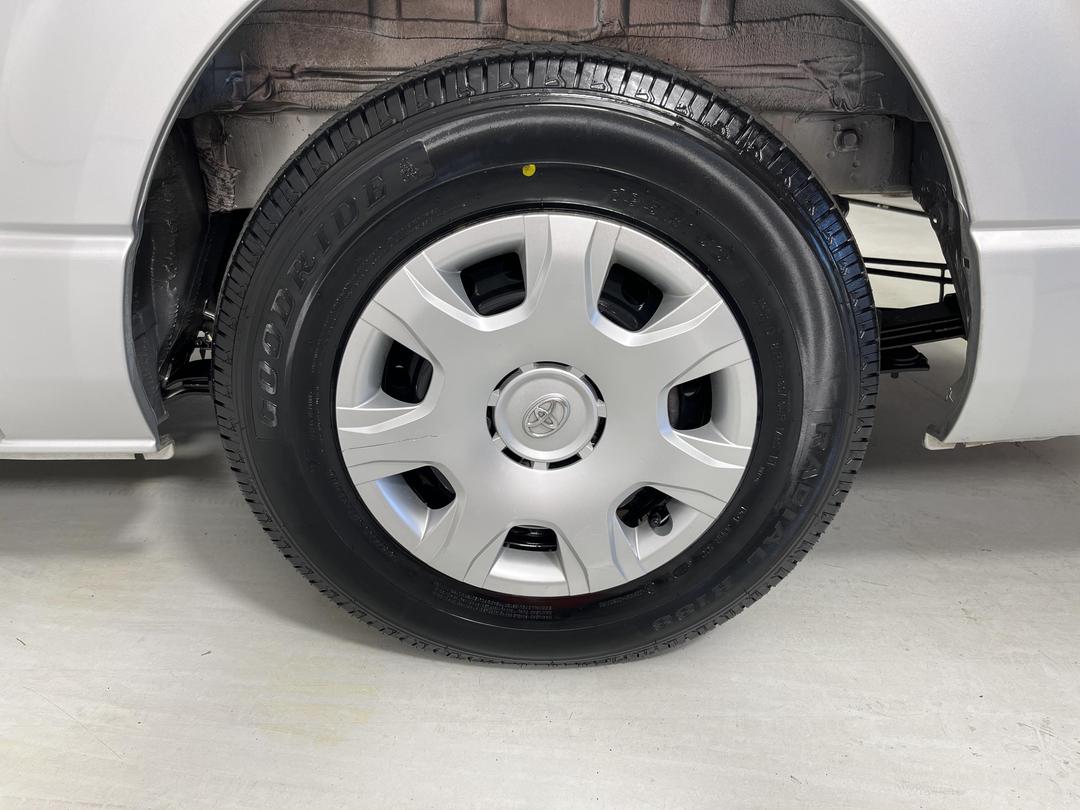 Photo '11' of Toyota Hiace