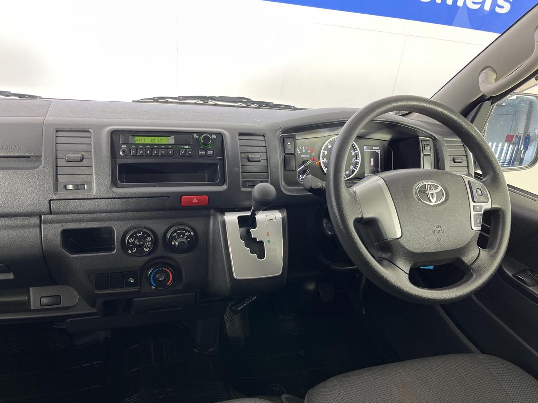 Photo '17' of Toyota Hiace