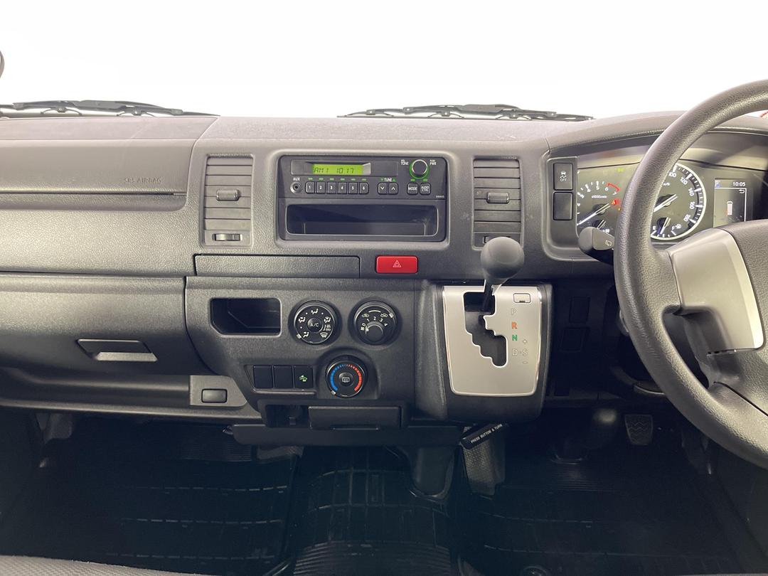 Photo '18' of Toyota Hiace