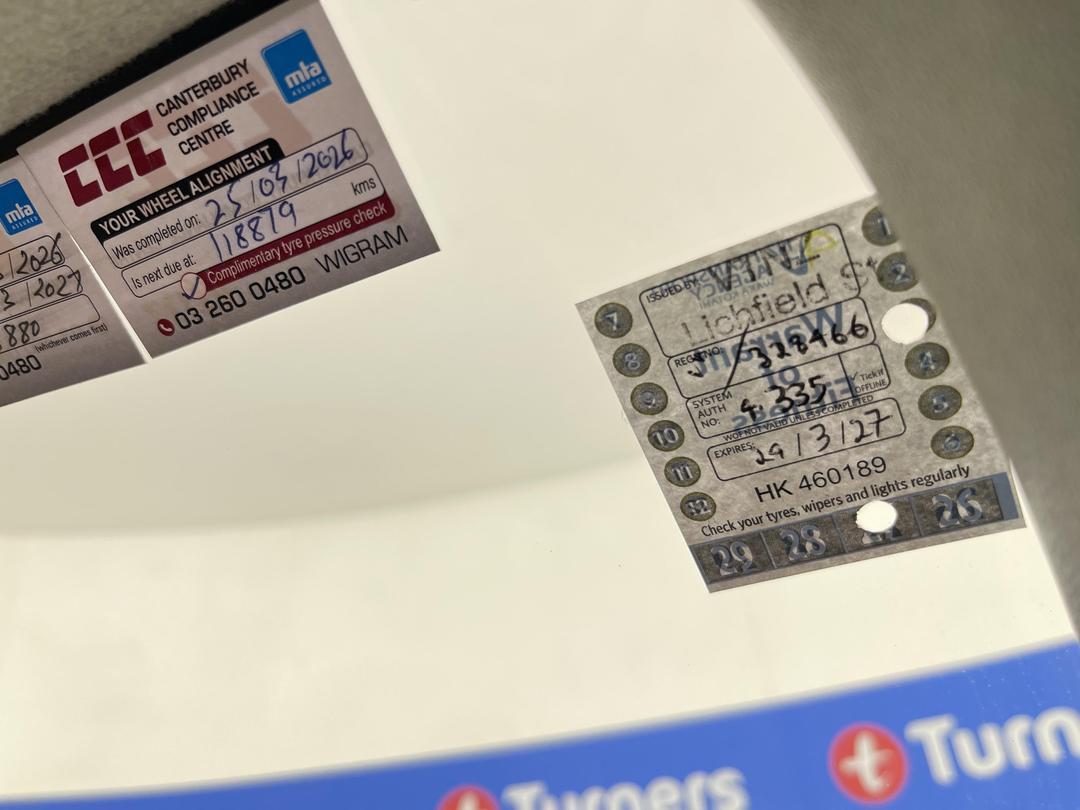 Photo '22' of Toyota Hiace