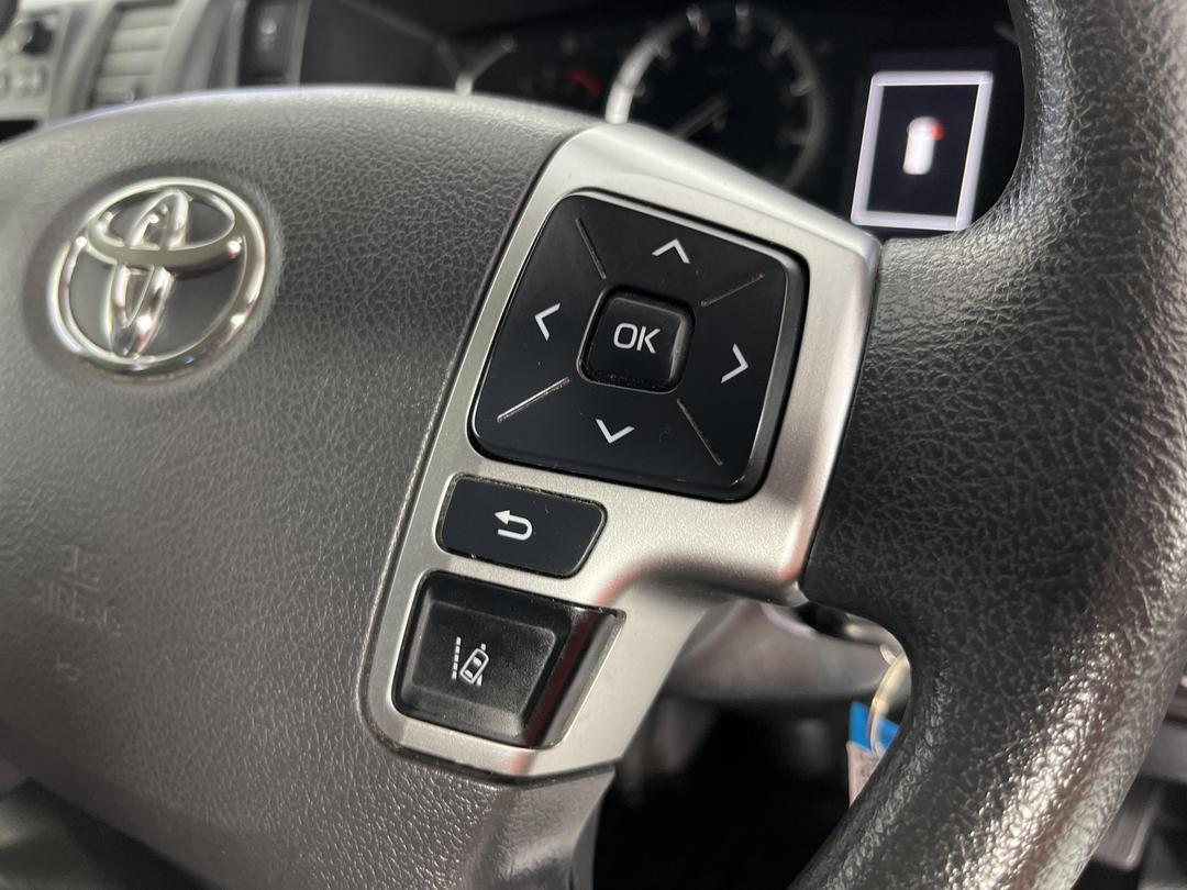 Photo '23' of Toyota Hiace