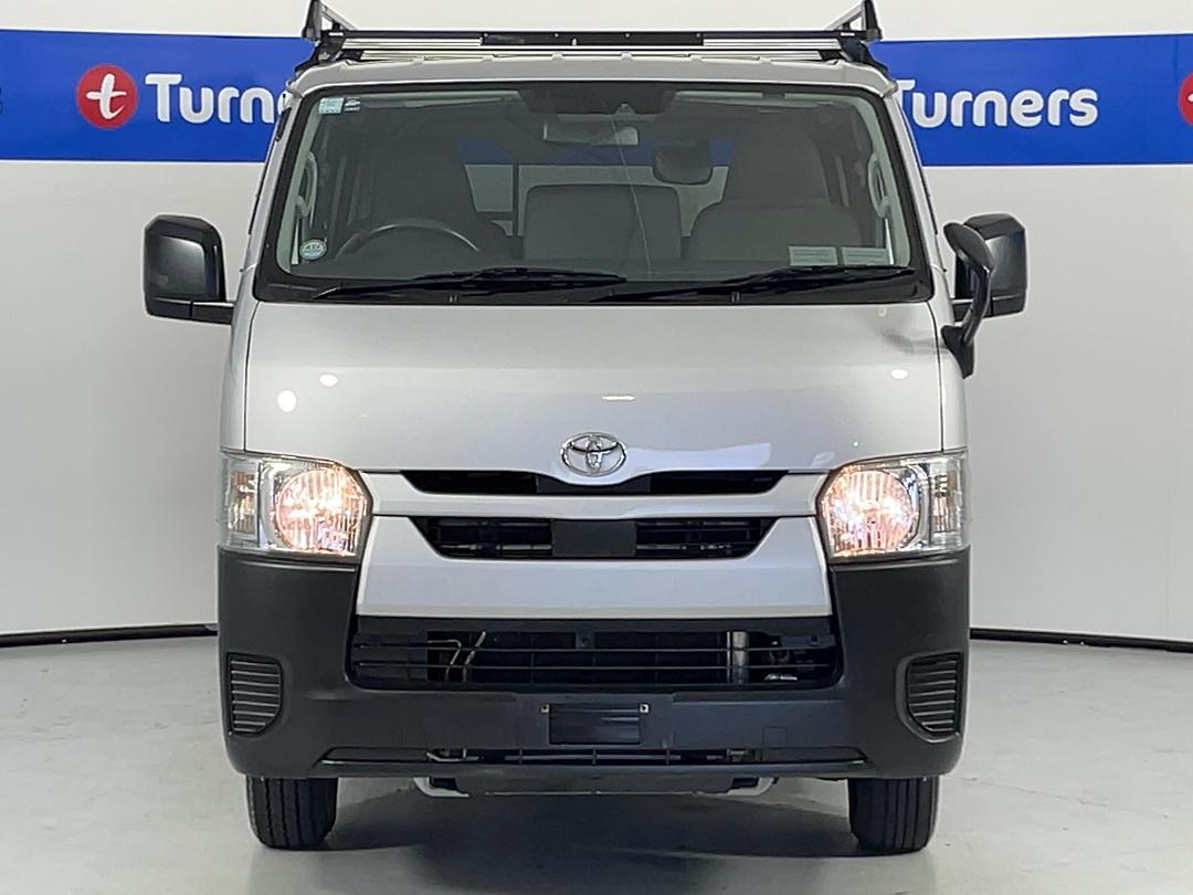 Photo '2' of Toyota Hiace