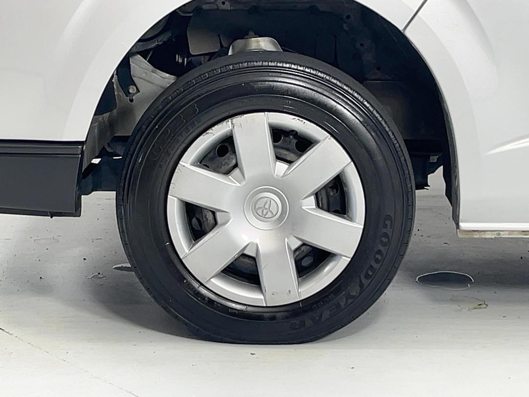 Photo '10' of Toyota Hiace