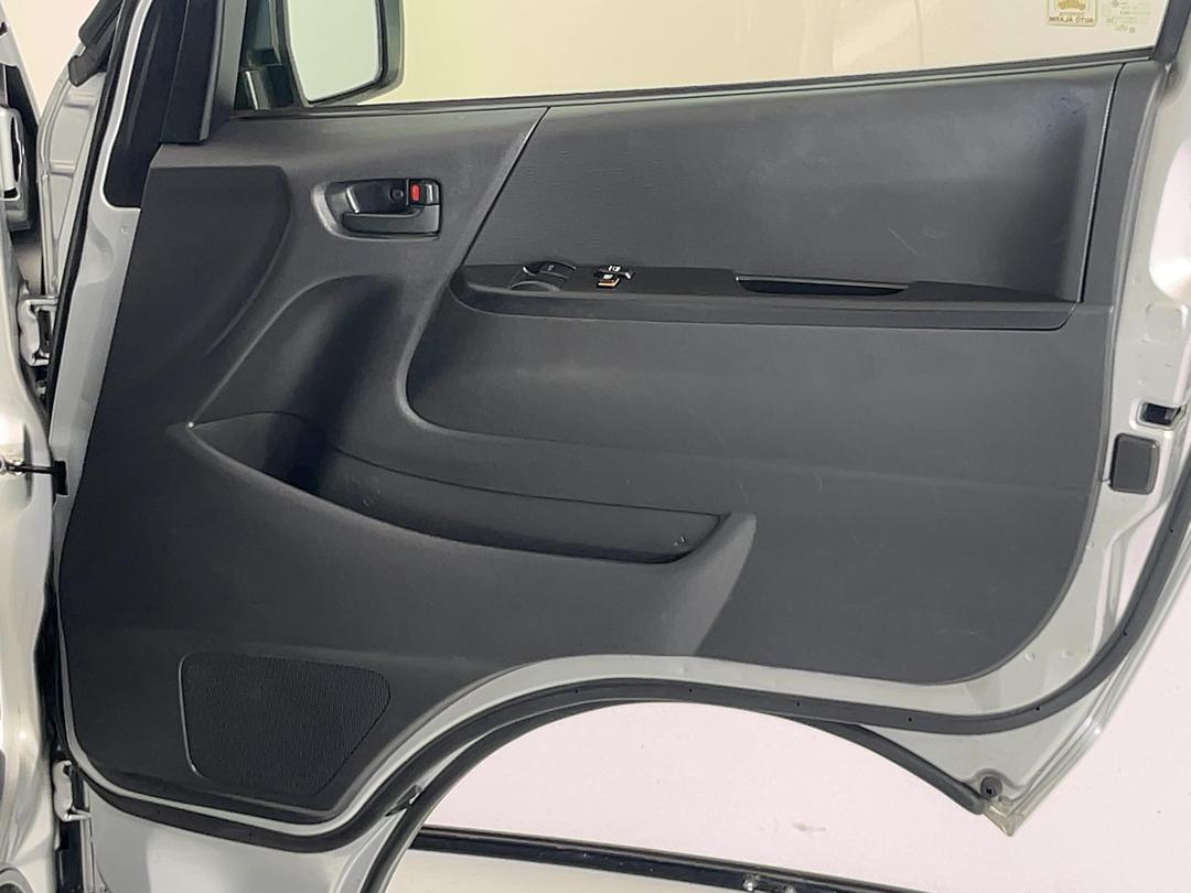 Photo '14' of Toyota Hiace