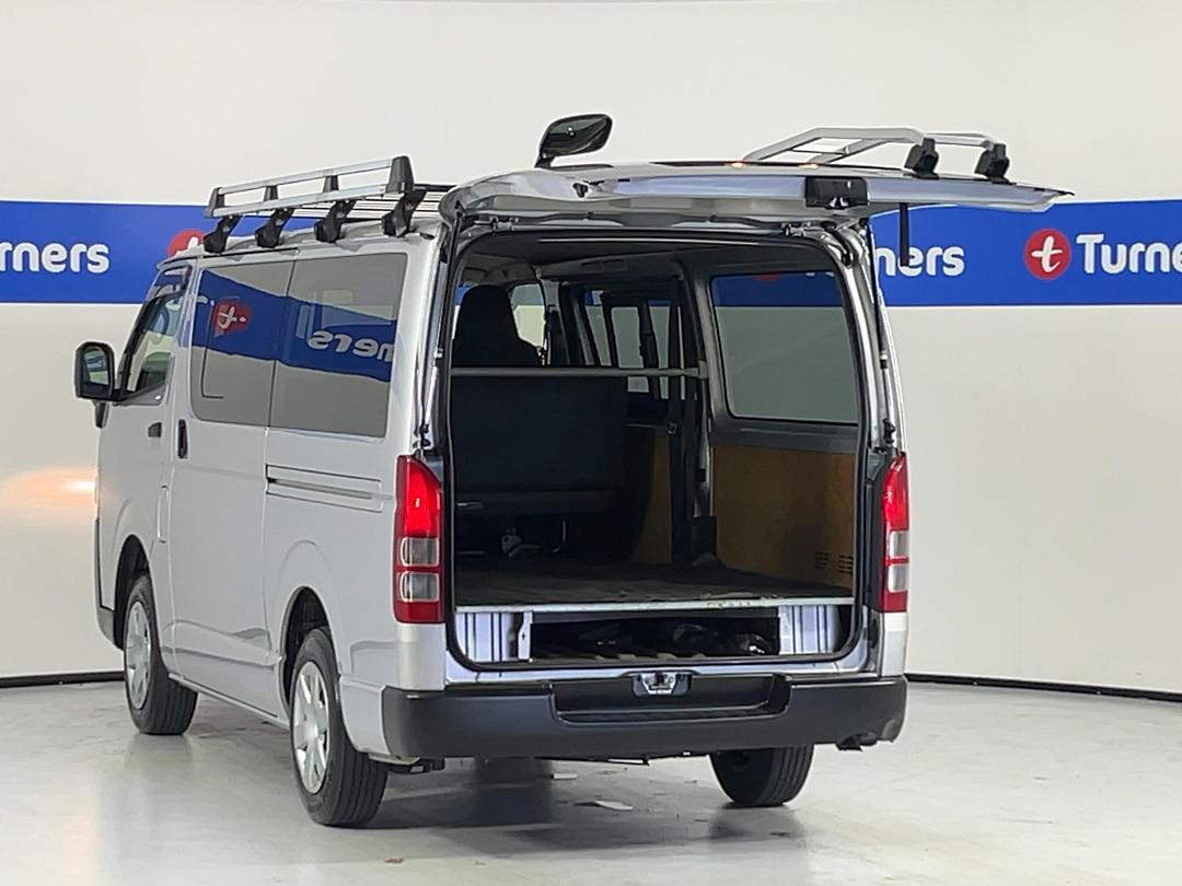 Photo '20' of Toyota Hiace