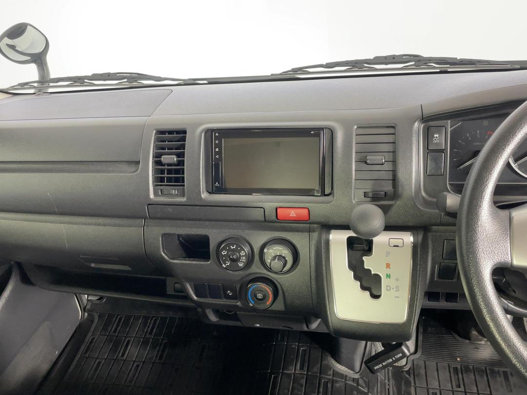 Photo '18' of Toyota Hiace