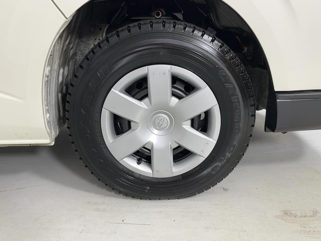 Photo '9' of Toyota Hiace