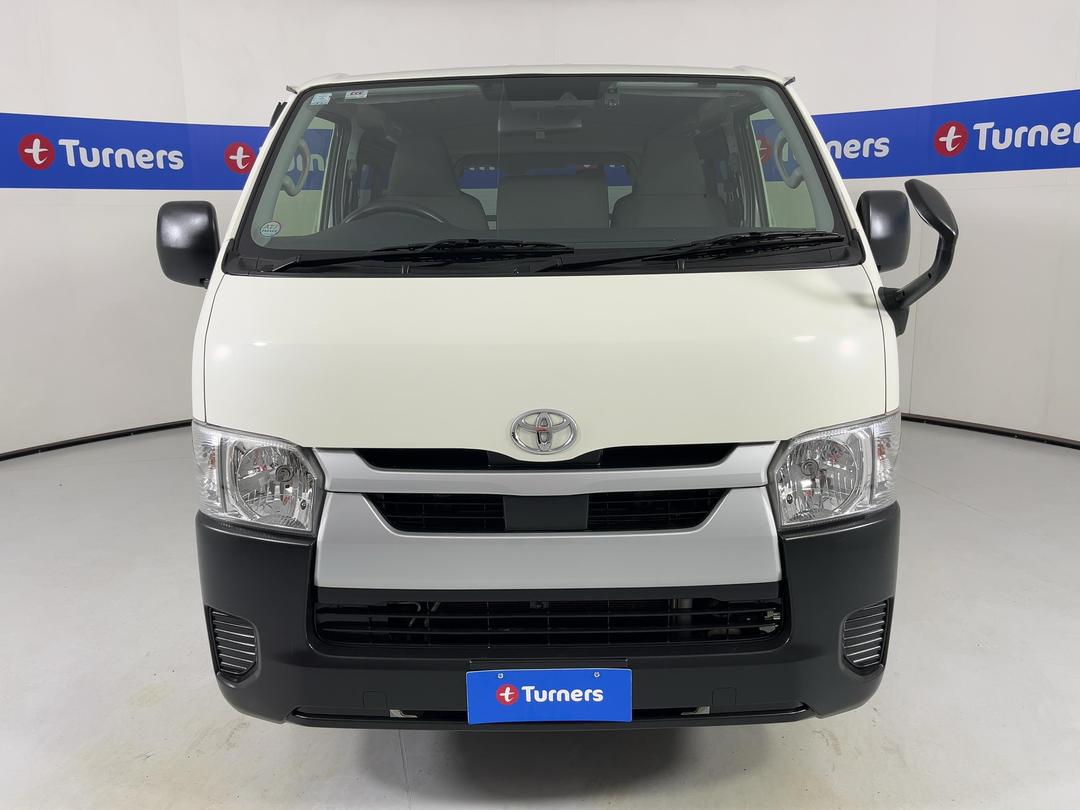 Photo '2' of Toyota Hiace