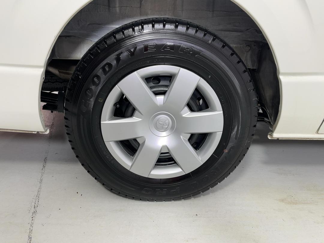 Photo '12' of Toyota Hiace