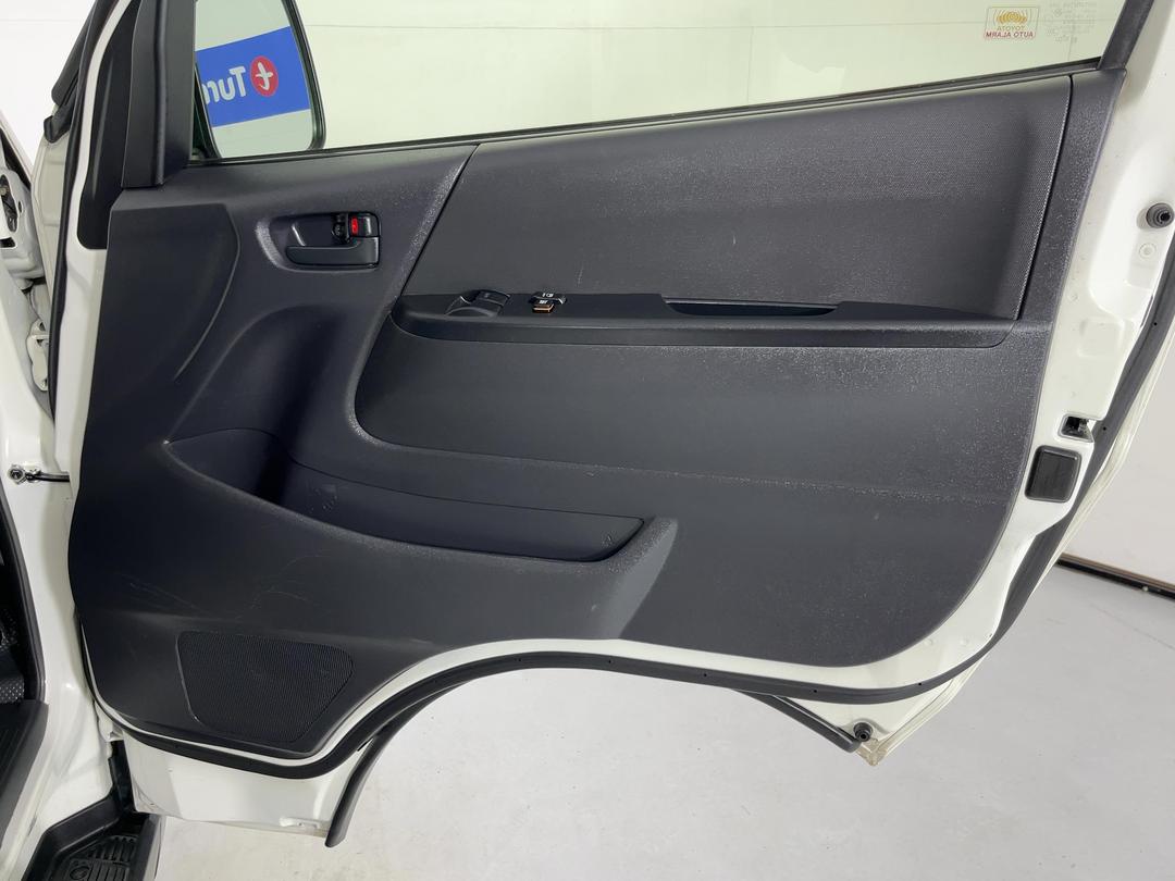 Photo '15' of Toyota Hiace