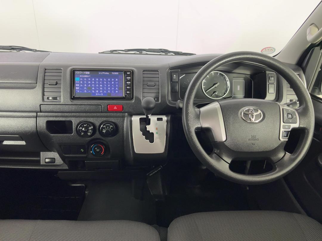 Photo '17' of Toyota Hiace