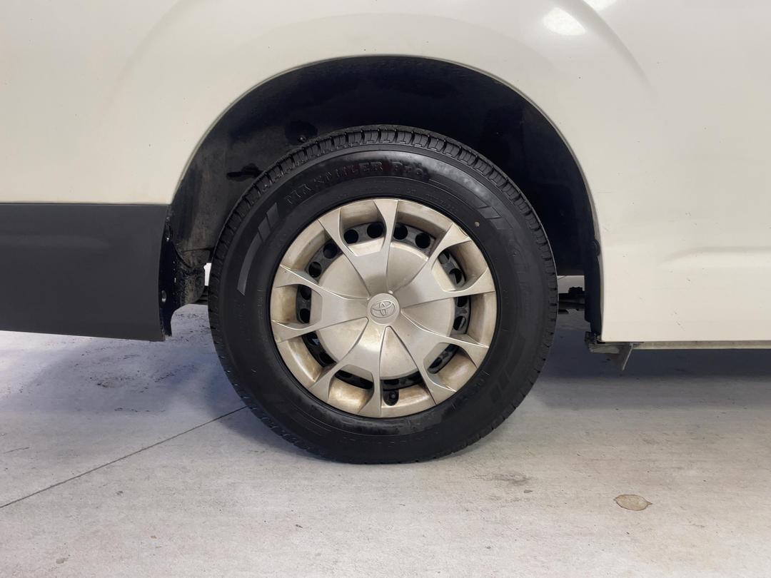 Photo '12' of Toyota Hiace