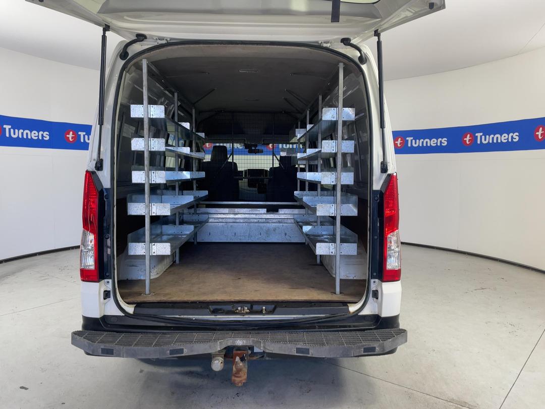 Photo '14' of Toyota Hiace